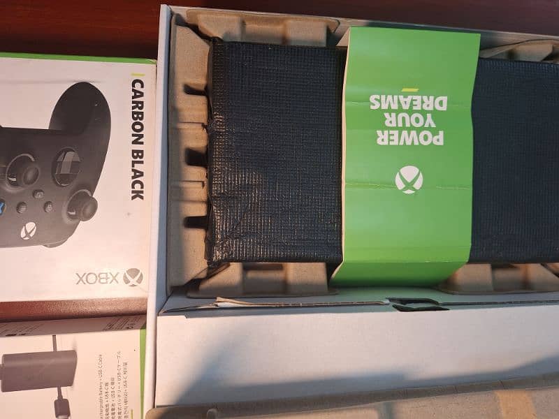 XBOX Series S  (1TB SSD) 8