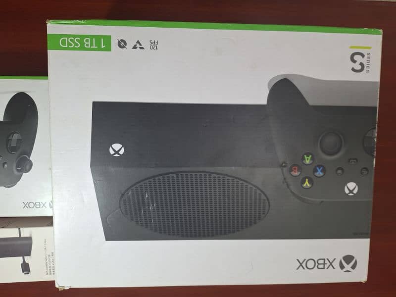 XBOX Series S  (1TB SSD) 9