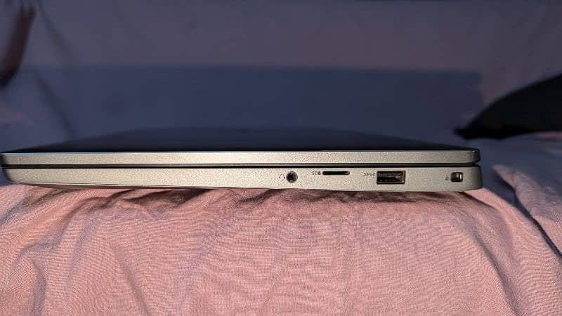 Dell Latitude 7400 Premium laptop 4