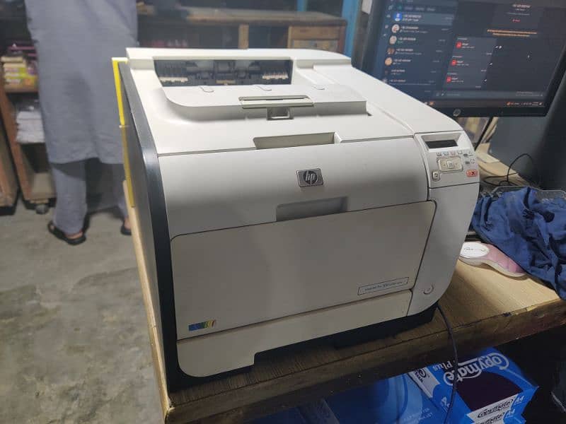 HP Laserjet pro 300 color 3