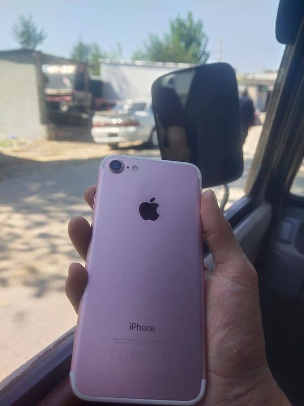 iphone 7 128gb pta approved 10/10 condotion 3