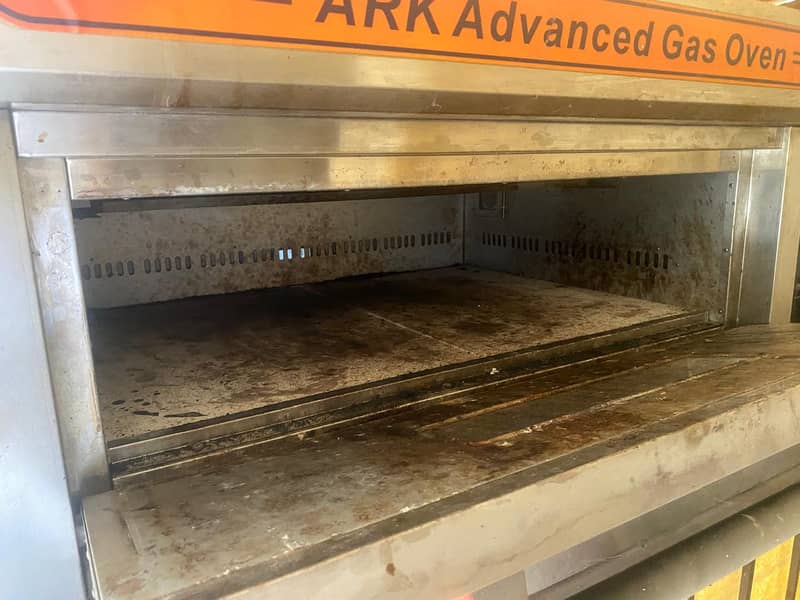 Pizza & Bakery Oven for Urgent Sale 1