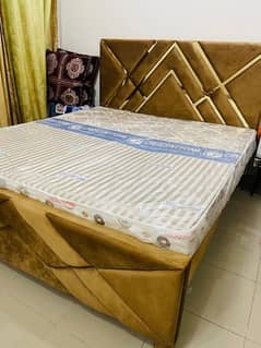 wooden king size bed with medicated mattress