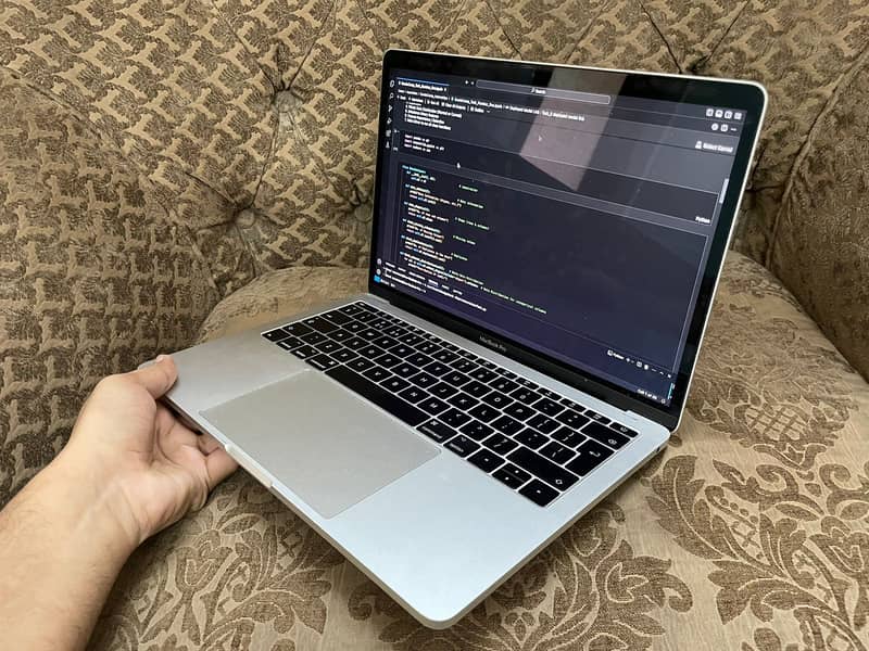 Macbook pro 2017 8/256 (NTB) 3