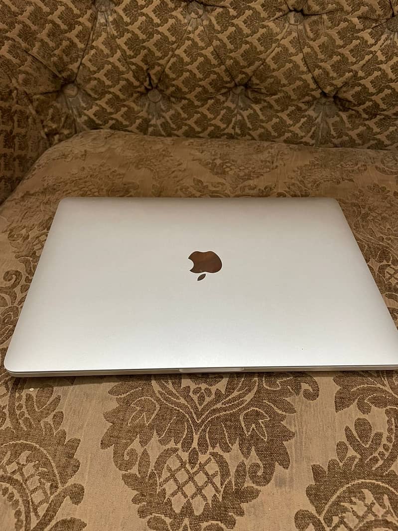 Macbook pro 2017 8/256 (NTB) 7