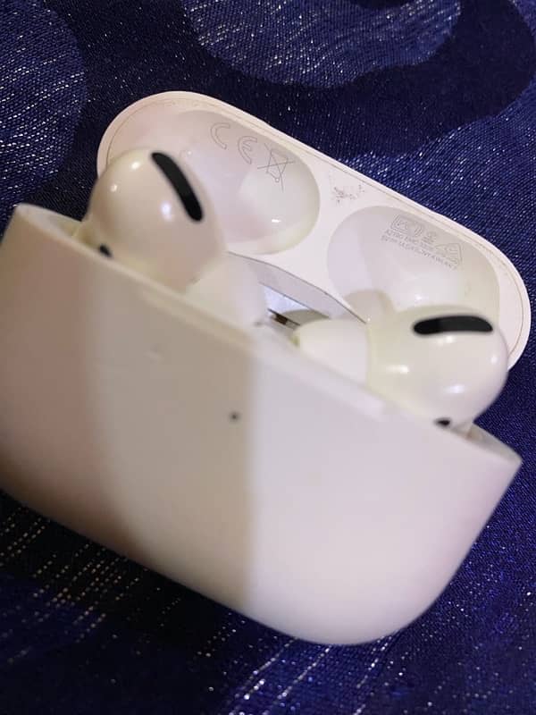 Apple Airpods Pro 4