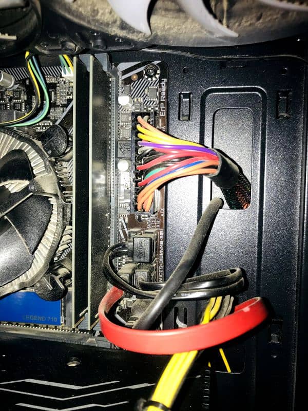 Gaming Pc with 8Gb ram and 1660 Graphic Card 9