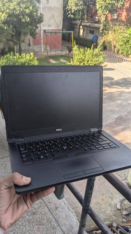 I'm selling my laptop 6th generation core i5 8gb ram 3