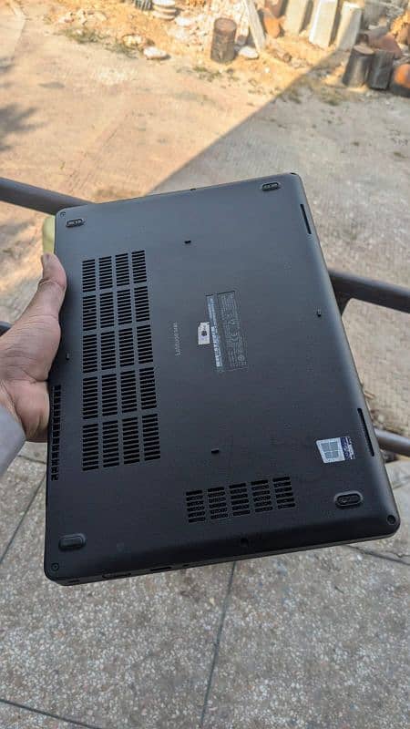 I'm selling my laptop 6th generation core i5 8gb ram 5