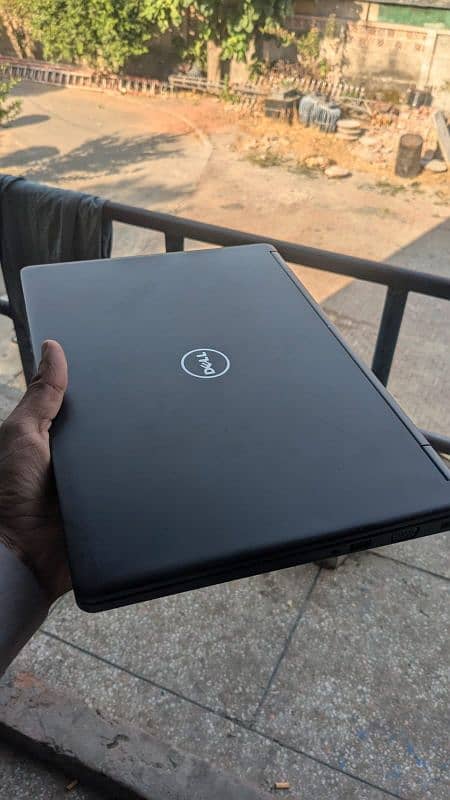 I'm selling my laptop 6th generation core i5 8gb ram 7