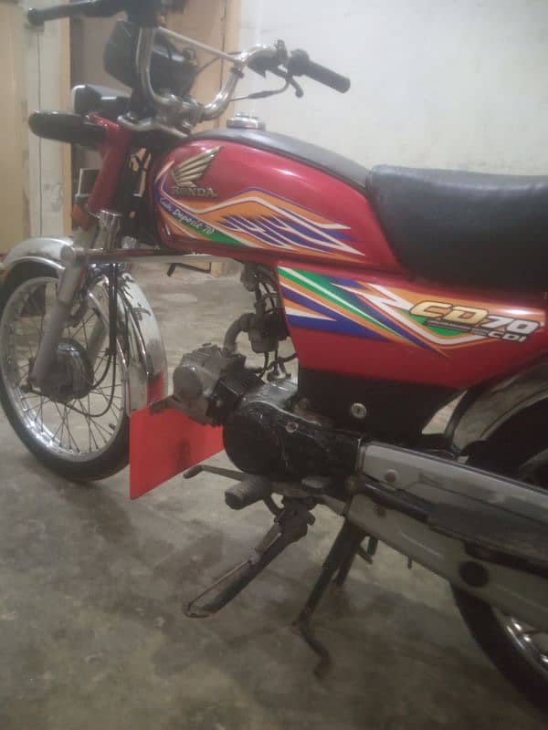 bohat achi bike ha 2no tyre new service install before one month 2