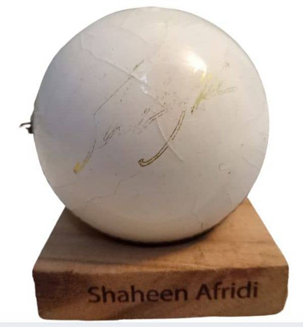 Pepsi official season ball with Shaheen Shah Afridi sign. 1