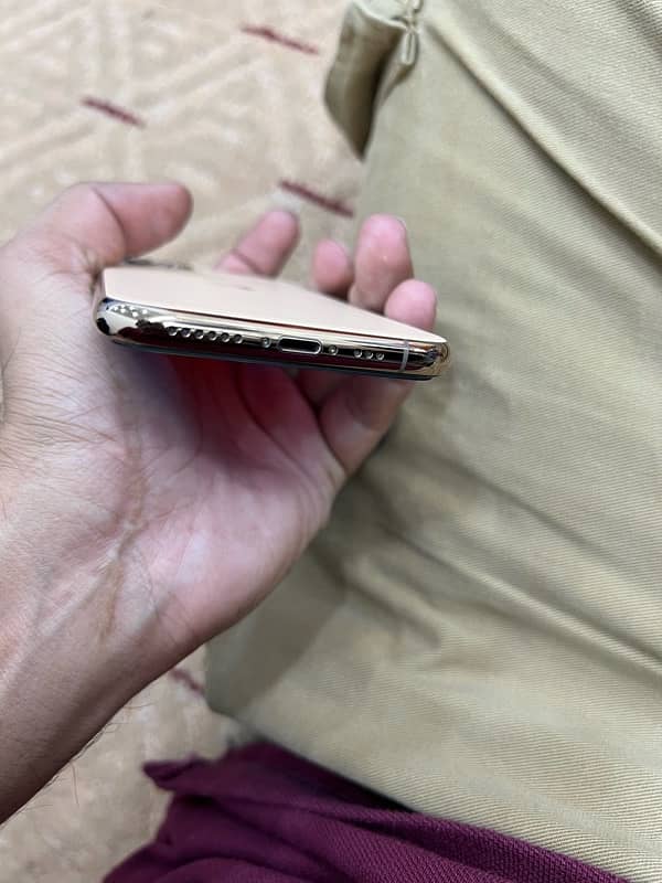 iPhone 11 Pro pta 64GB   0317=40=24=124 4