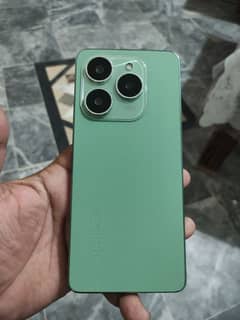 Tecno spark 20 pro.    8+8/256