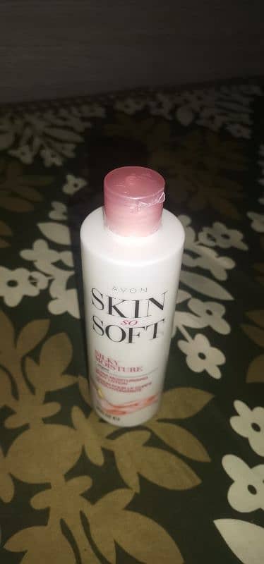 Avon lotion. . body lotion avon international orignal products gauranty 1