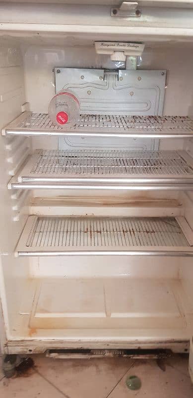 dawlance refrigerator for sale in a very affordable price 2