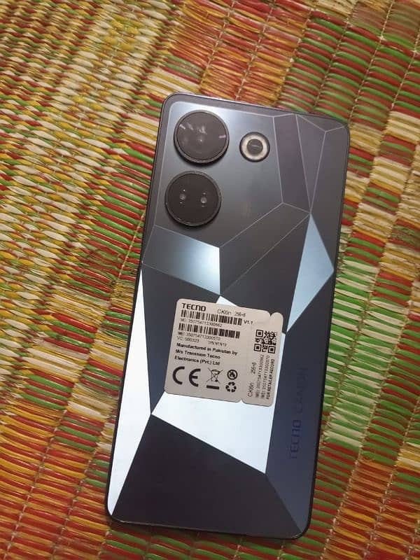 tecno camon 20  8 month warranty box or charging original ha 4