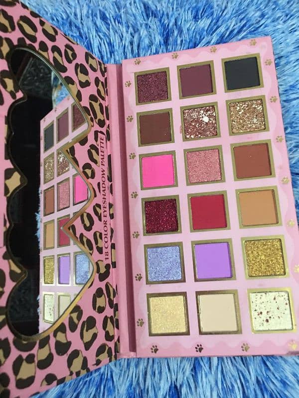 Kevin & Coco eyeshadow palette 2