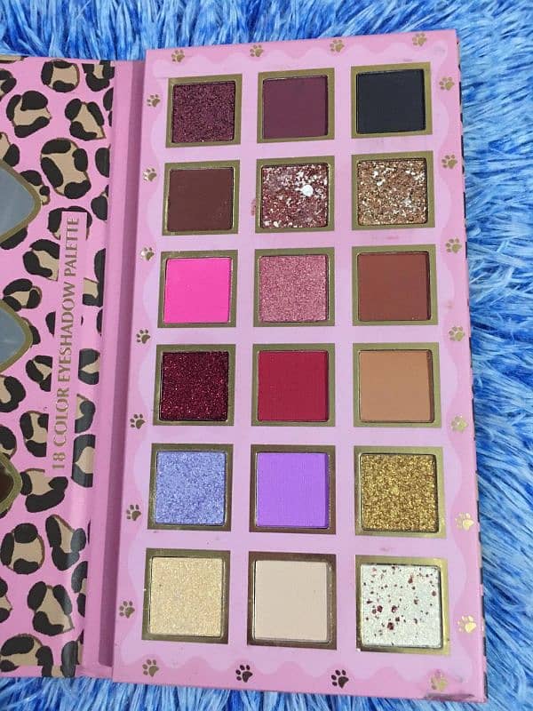 Kevin & Coco eyeshadow palette 3