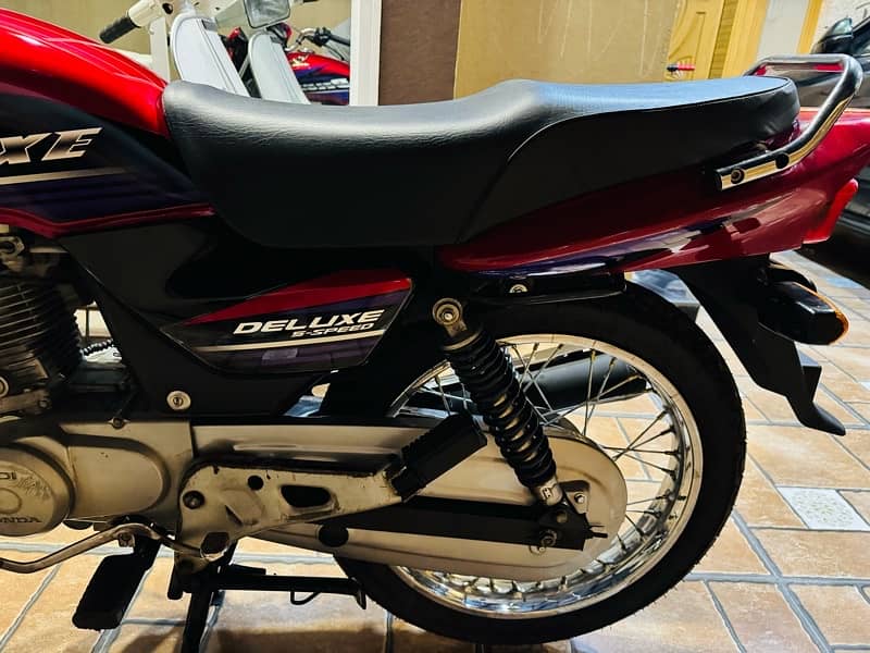 Honda 125 deluxe 3