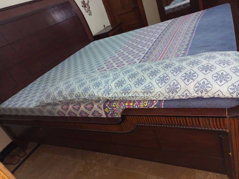 king bed set for sale like new condition 3