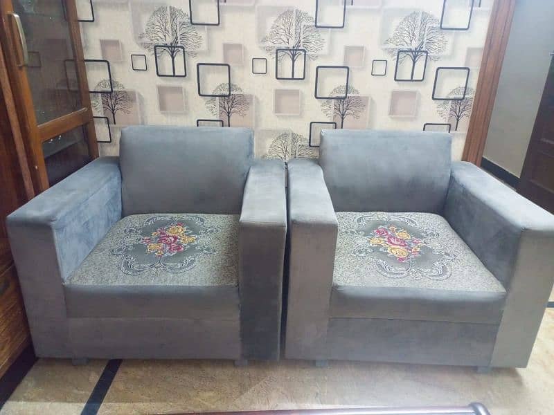 5 seter sofa sets and Irani kaleen for sale 2