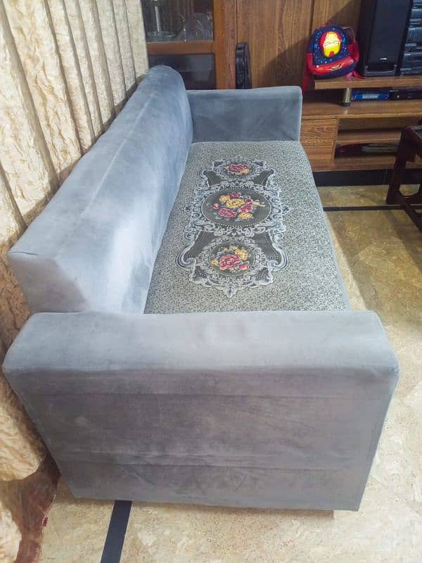 5 seter sofa sets and Irani kaleen for sale 4