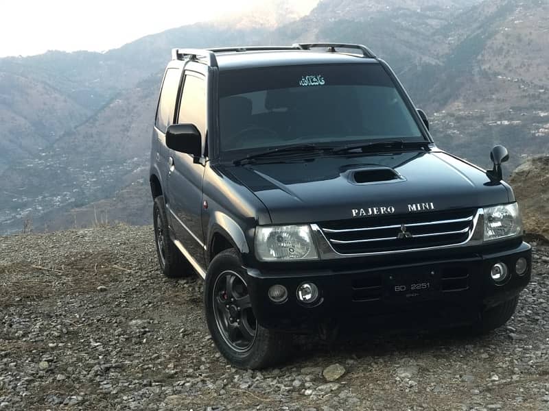 Mini Pajero 2003 uplifted to 2012 model. 660cc turbo AUTOMATIC, 4x4. 17