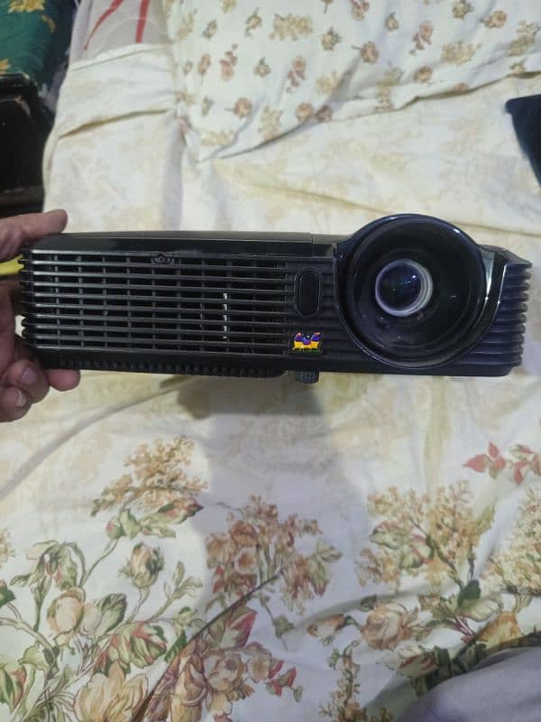 projector (multimedia) 0