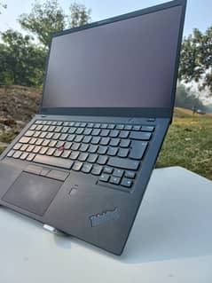 ThinkPad Lenovo x1 carbon Core i7 8th Generation Touch Screen Al Waji