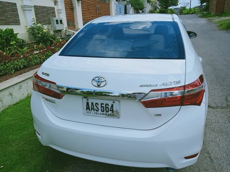 Toyota Corolla Altis 2016 1