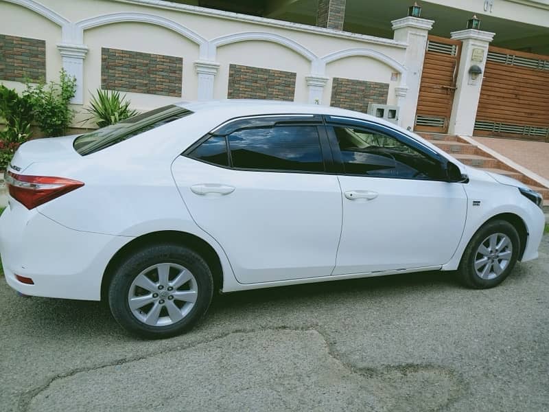 Toyota Corolla Altis 2016 11