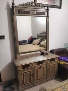 dressing table