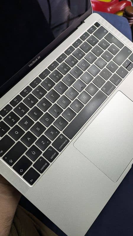 MacBook Air 2019 urgent sell 5