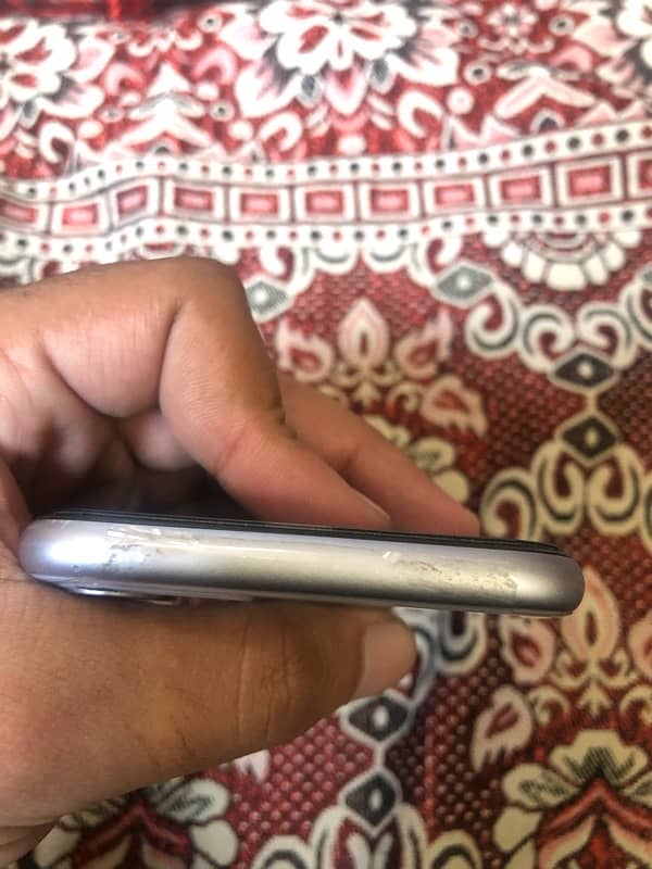 iPhone 11 non pta 64 GB battery 75 exchange possible with good mobiles 0