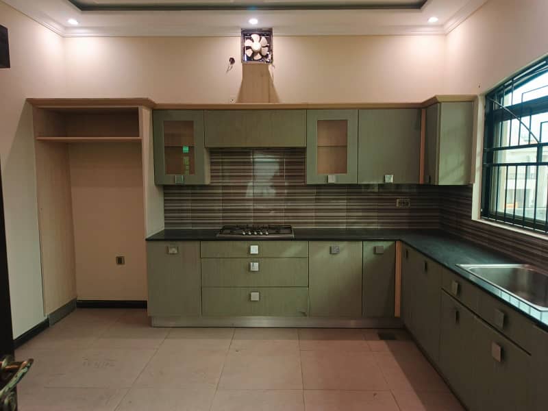 One Kanal Luxurious House With Basement Available For Rent At Prime Location Of DHA Phase 5 28