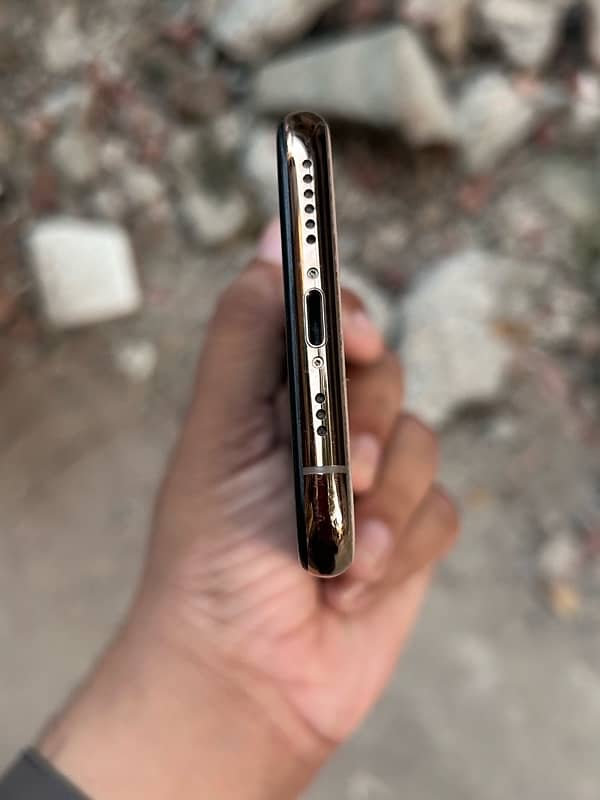 iPhone XS 256gb Non Pta Factory Unlock 4