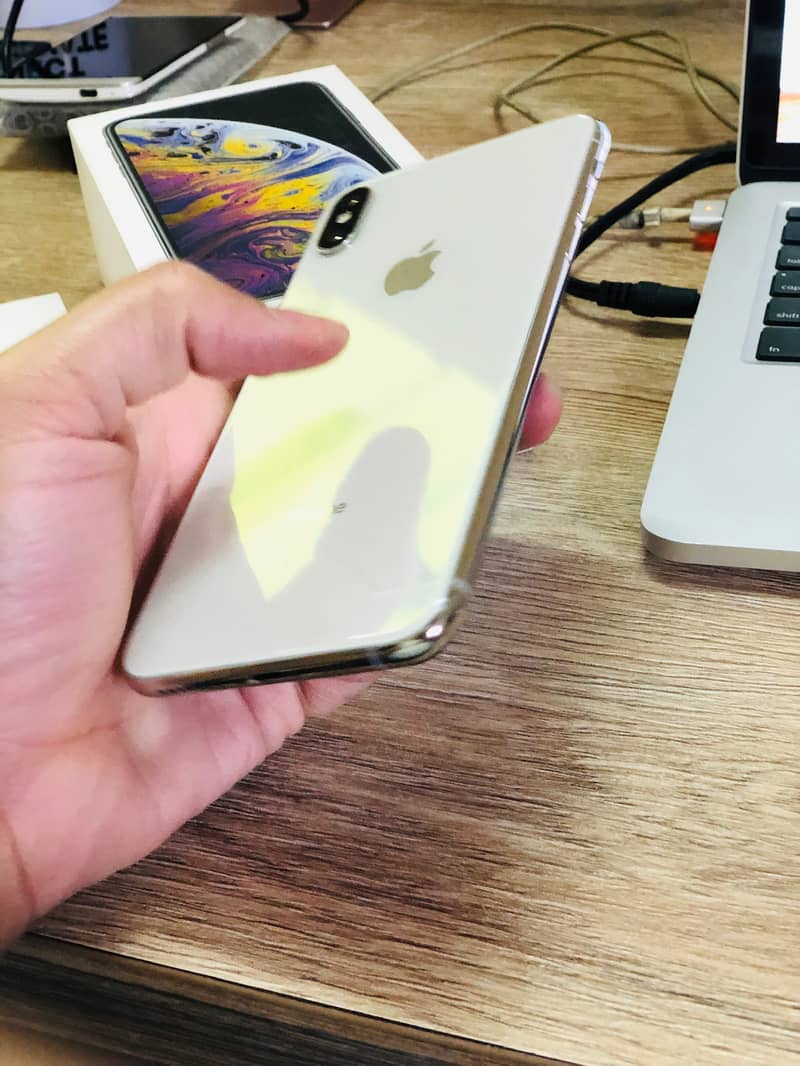 iPhone XS MAX Physical Dual Sim - PTA Approved with box 1