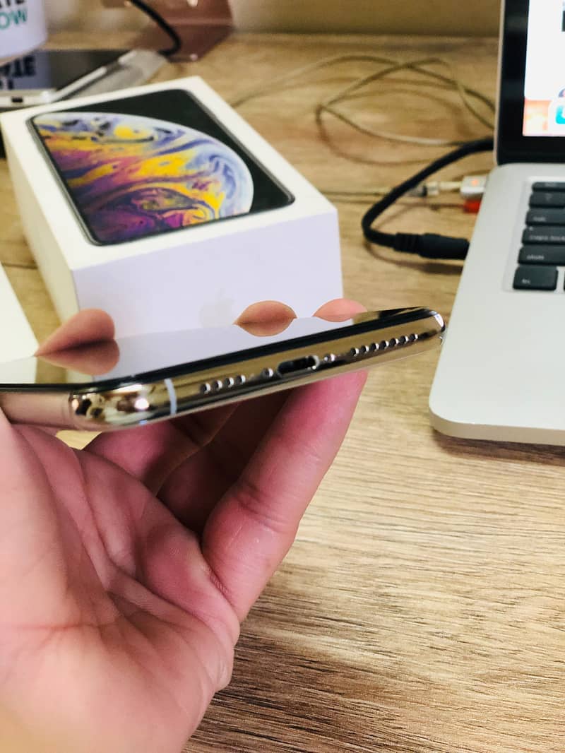 iPhone XS MAX Physical Dual Sim - PTA Approved with box 3