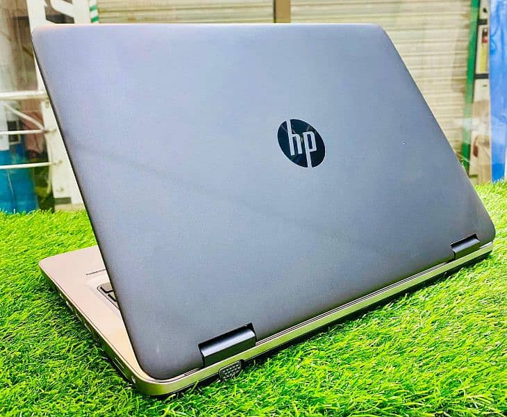 Hp laptop 10/10 conditions 8 gb ram 256 gb ssd finger print 0