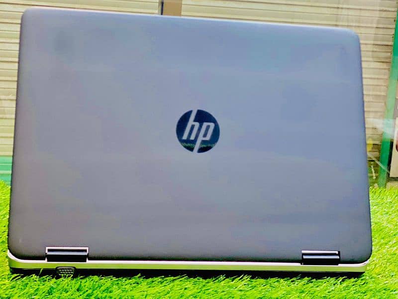 Hp laptop 10/10 conditions 8 gb ram 256 gb ssd finger print 2