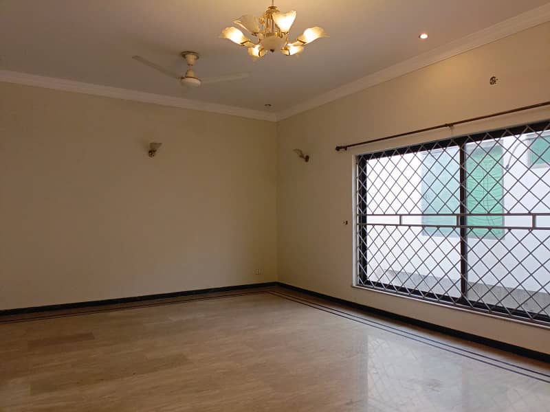 20-Marla Separate Gate Upper Portion For Rent In DHA Ph-5 Lahore Owner Built House 12