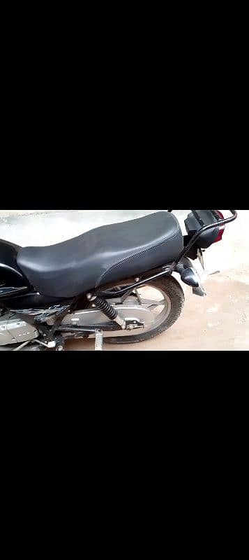 model ha 24/9/2018 jesa 24 date or 9 month ki bike ha 240 lag chuka ha 2