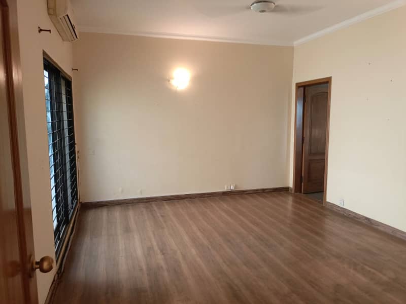 *For Rent: Upper Portion in DHA Phase 7* 8