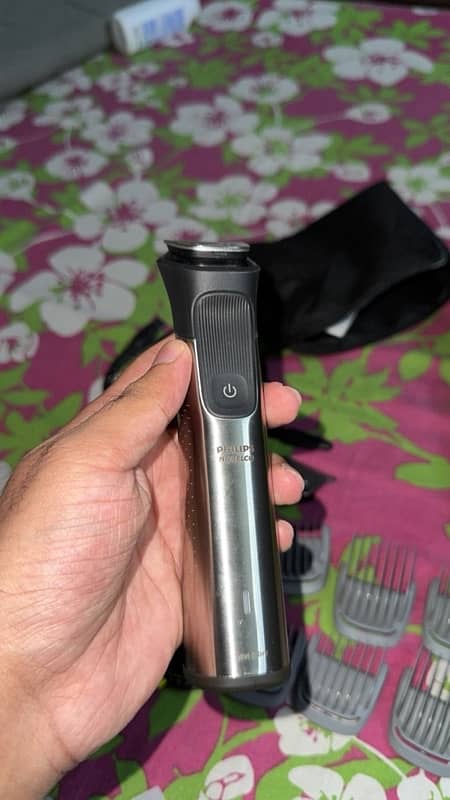 philips NORELCO Multigroom 7000 3