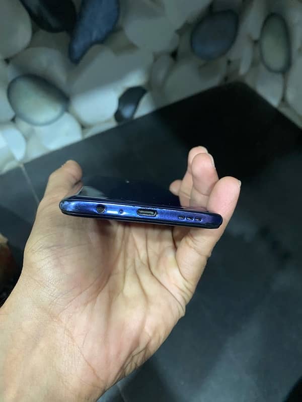 Oppo reno z 8gb 512gb 10by8 just minor glass break otherwise all ok 5