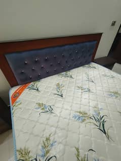 Queen size Wooden Bed With Spring Mattress