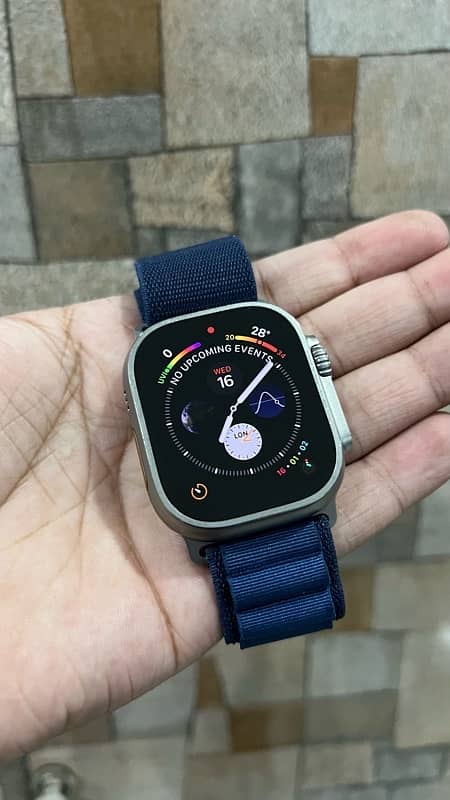 Apple Watch Ultra 1 complete box 2