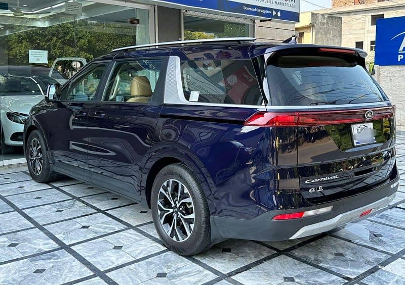 KIA Grand Carnival 2021 18