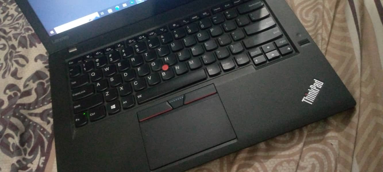 lenovo thinkpad laptop i5 6th Gen 3